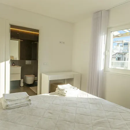 Appartement Waves Com Jacuzzi Privado - By Smarthomes