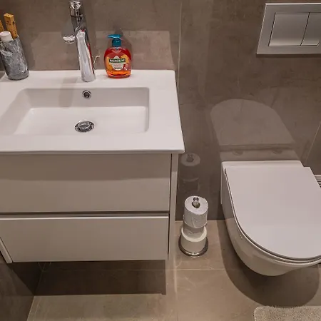 Appartement Waves Com Jacuzzi Privado - By Smarthomes *
